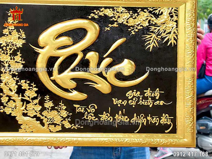 Tranh chữ phúc thích hợp treo tại không gian phòng khách sang trọng